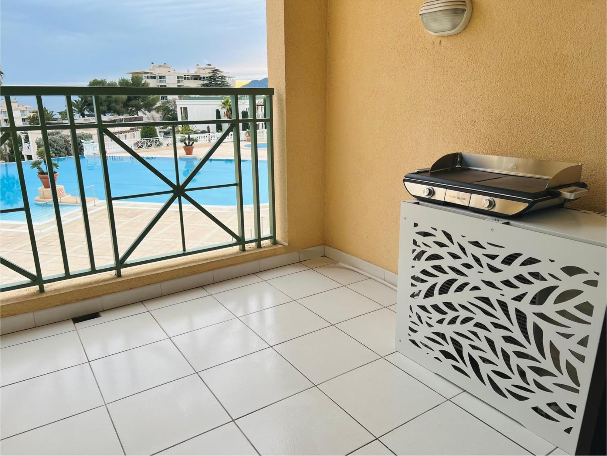 Exceptionnel Sur Cannes Vue Mer Piscine Exterior foto